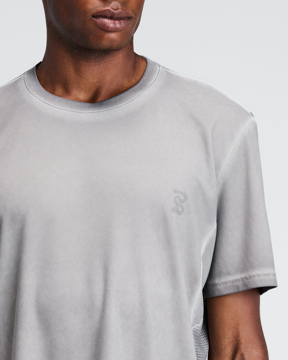 BANDIT RUNNING — MEN'S FRIOSOFT™ PERFORATED BOX TEE — CONCRETE TAUPE