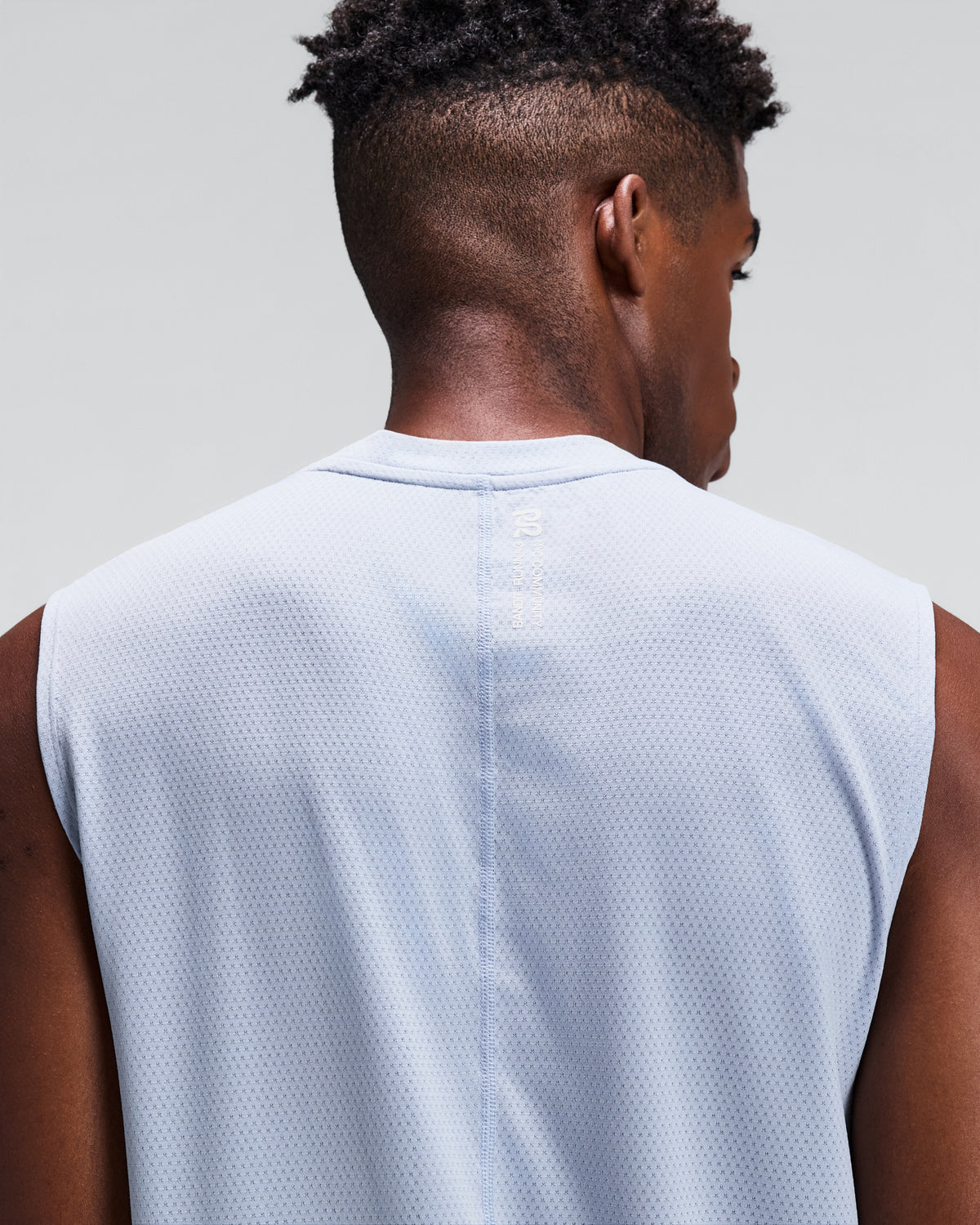 BANDIT RUNNING — MEN'S MICROMESH™ RUN TANK — PAVILION BLUE