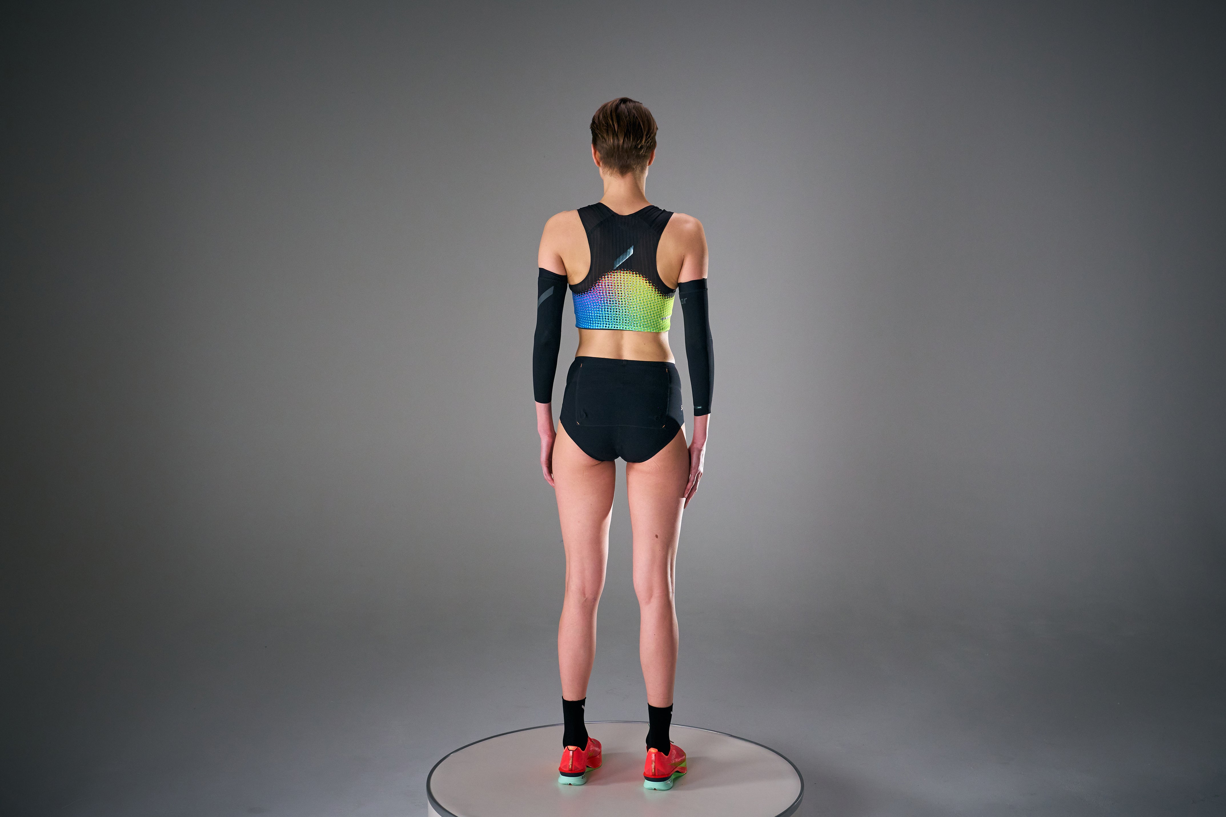 SOAR WOMEN'S CROP RACE VEST