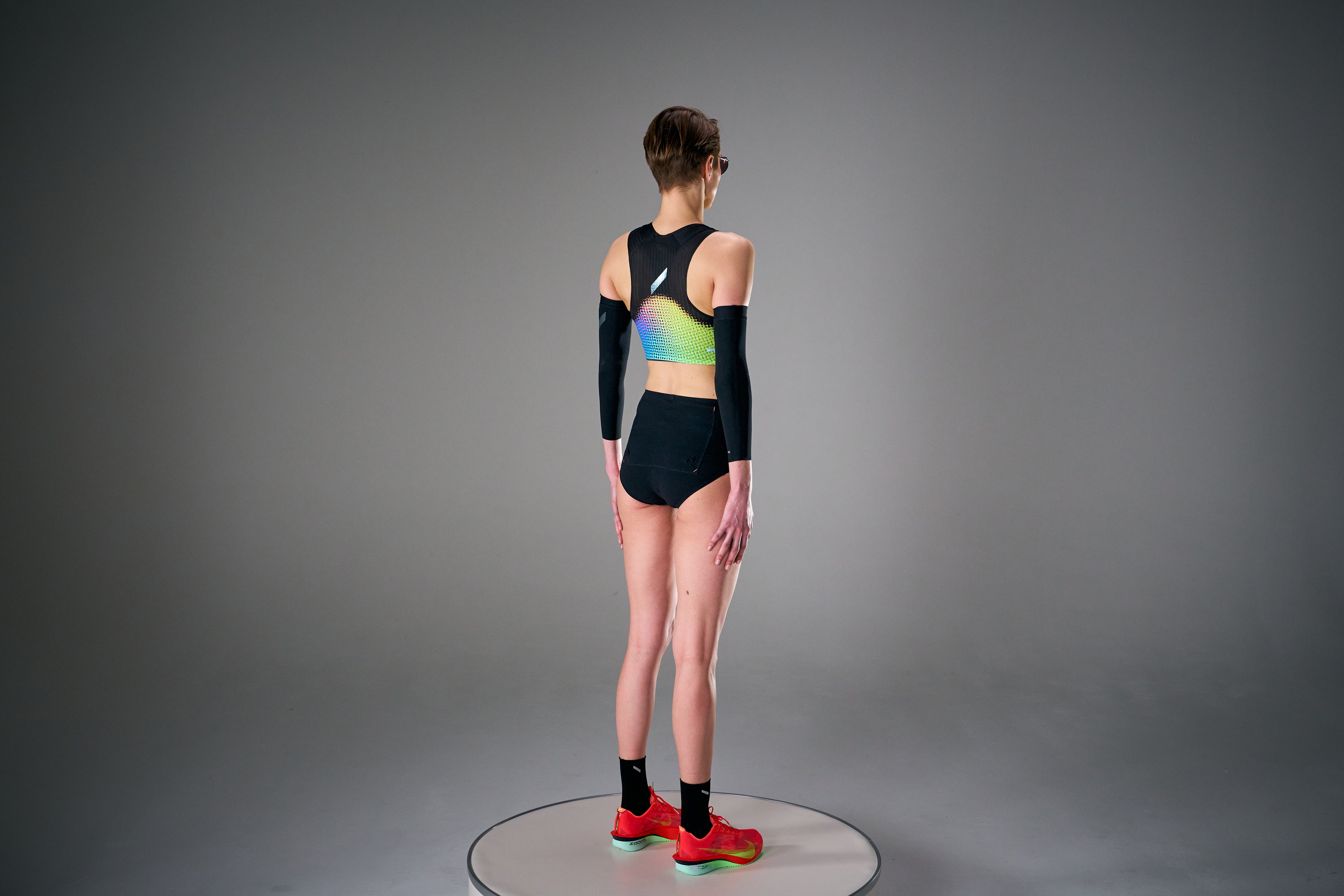 SOAR WOMEN'S CROP RACE VEST