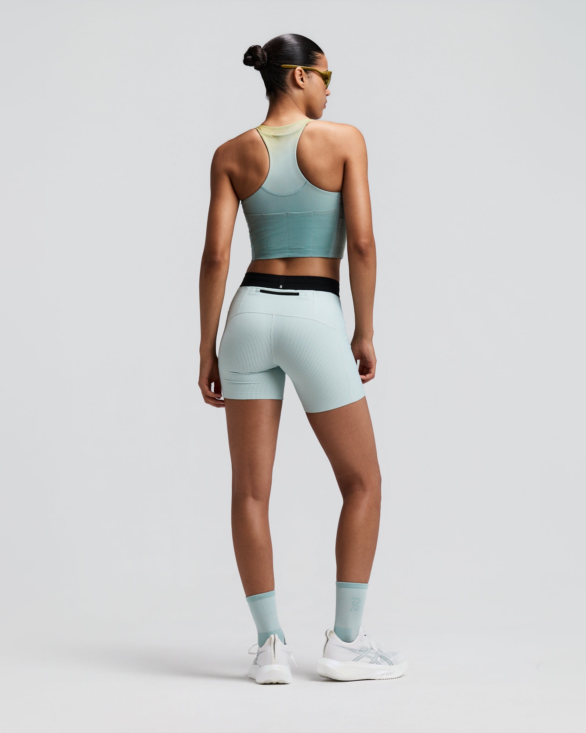 BANDIT RUNNING VANISHER V-NECK RACE CROP