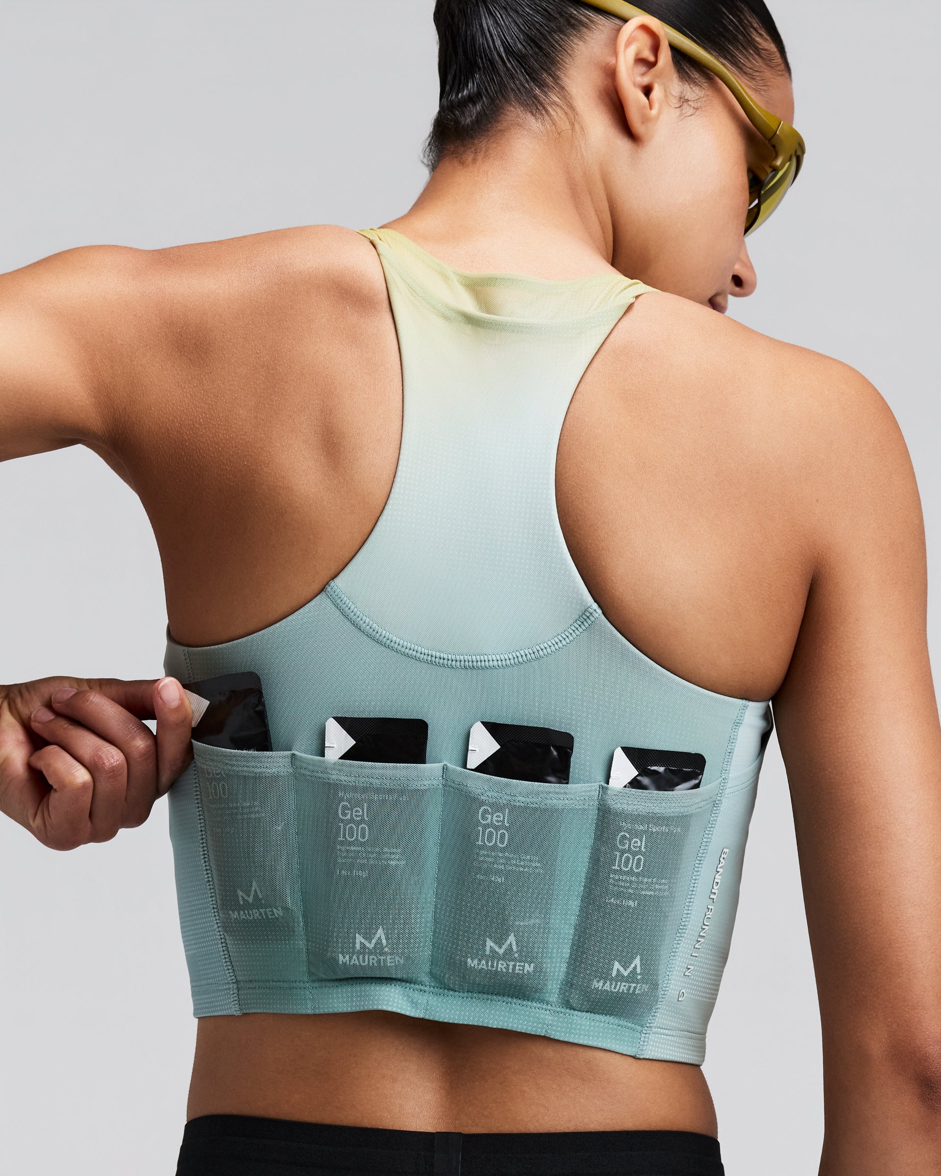 BANDIT RUNNING VANISHER V-NECK RACE CROP