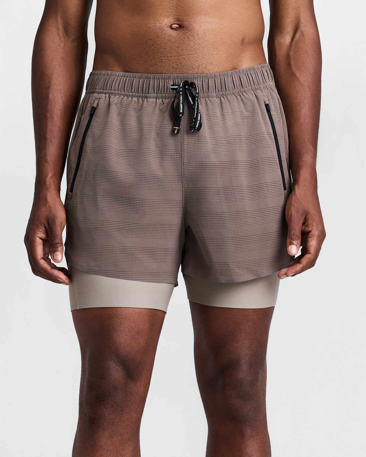 BANDIT RUNNING — MEN'S COOLGRID™ DUO SHORT — COCOA