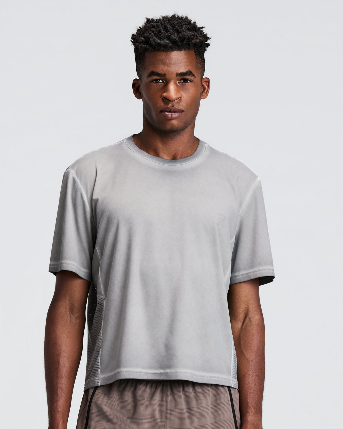 BANDIT RUNNING — MEN'S FRIOSOFT™ PERFORATED BOX TEE — CONCRETE TAUPE