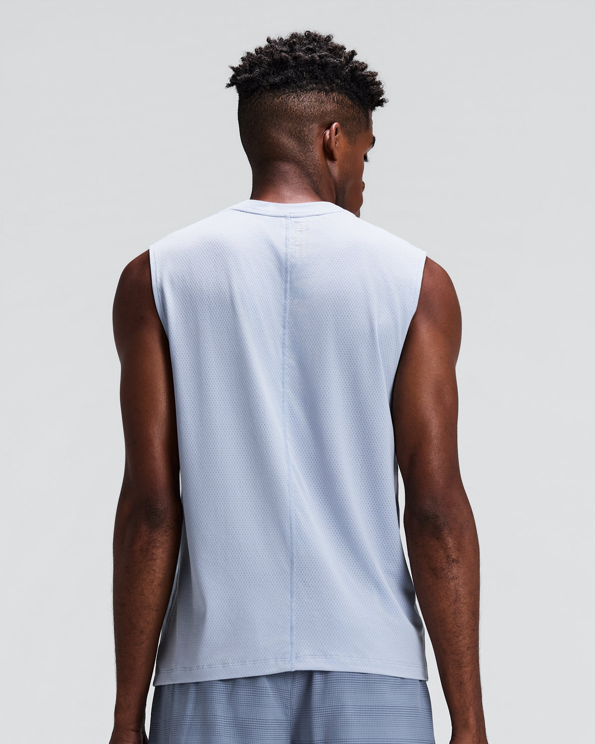 BANDIT RUNNING — MEN'S MICROMESH™ RUN TANK — PAVILION BLUE