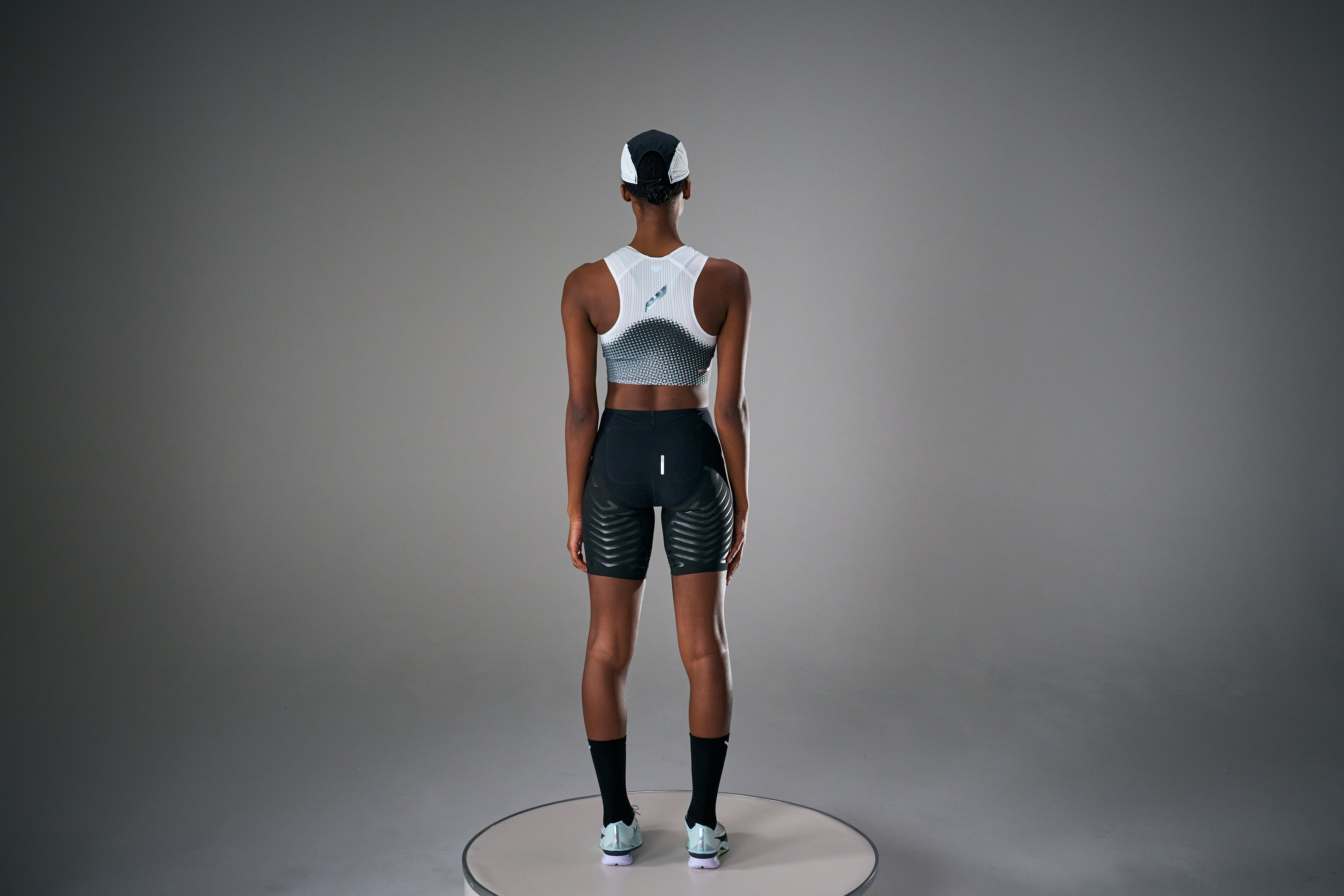 SOAR WOMEN'S CROP RACE VEST